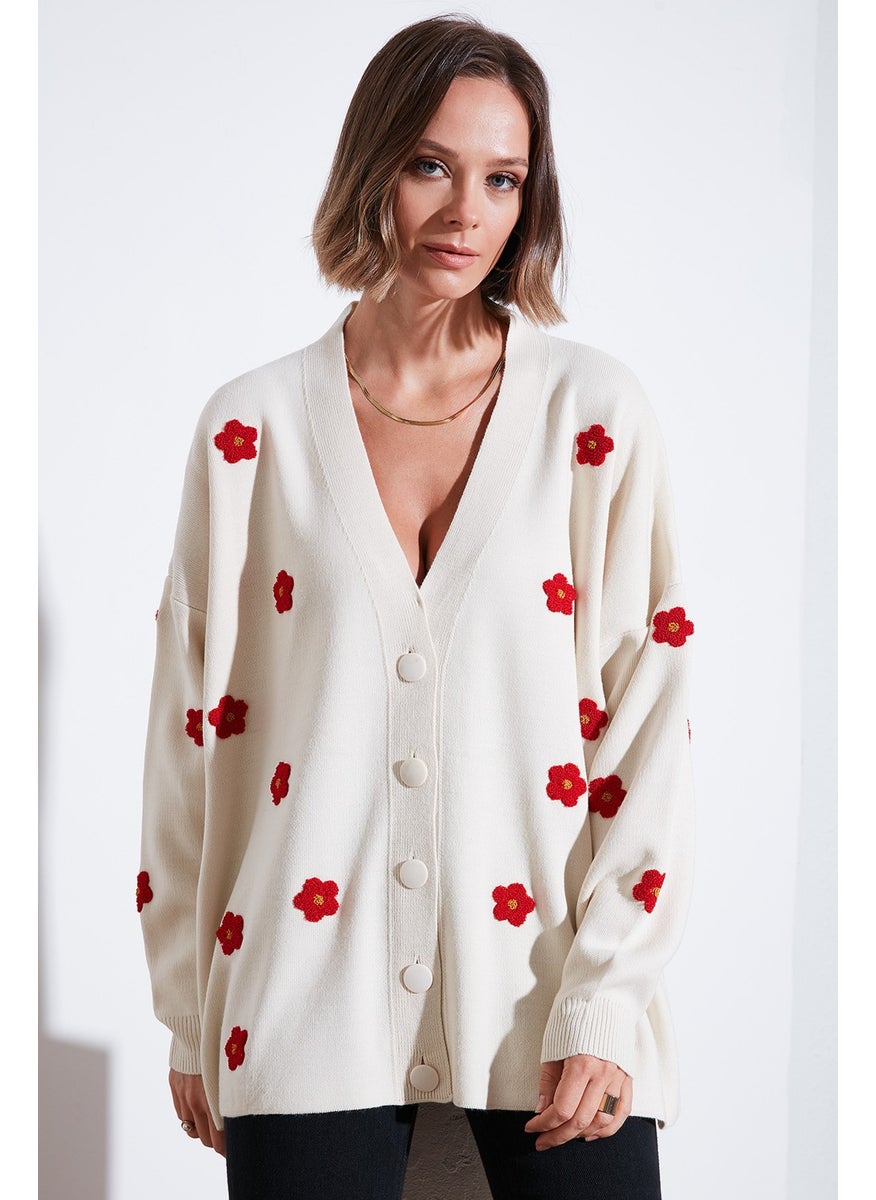 Lela Oversize Fit Floral Buttoned V Neck Soft Acrylic Women's Cardigan 4616192  - Image 1