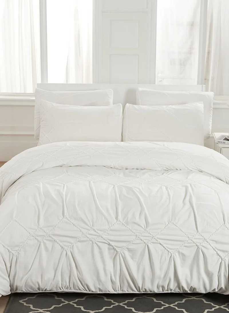 Noire Edit White Patterned King Bedding Set