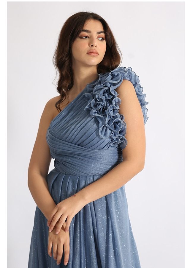 مودرن ديزاين فستان سهرة طويل ناعم لمعة كتف واحد على فصة كلوش - Image 3