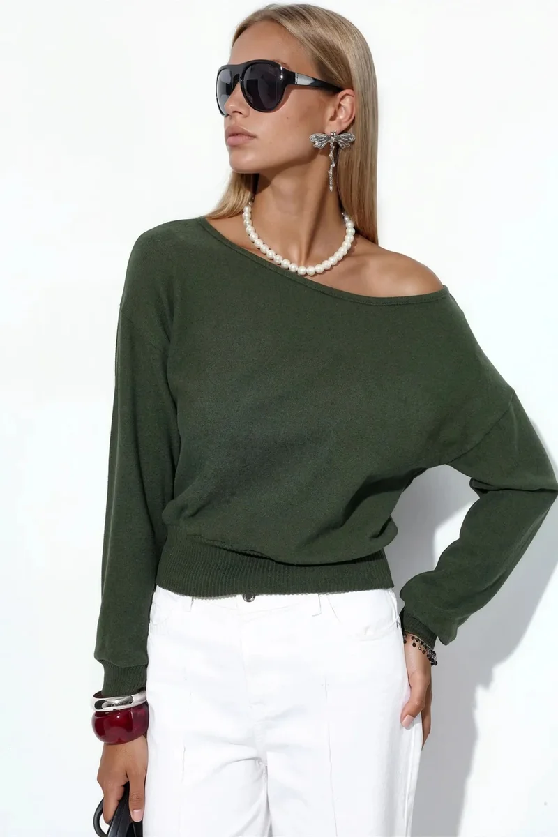 BUSEM Women's Cropped Crew Neck Sweatshirt