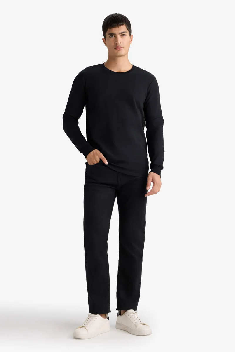 ديفاكتو Slim Fit Crew Neck Long Sleeve T-Shirt