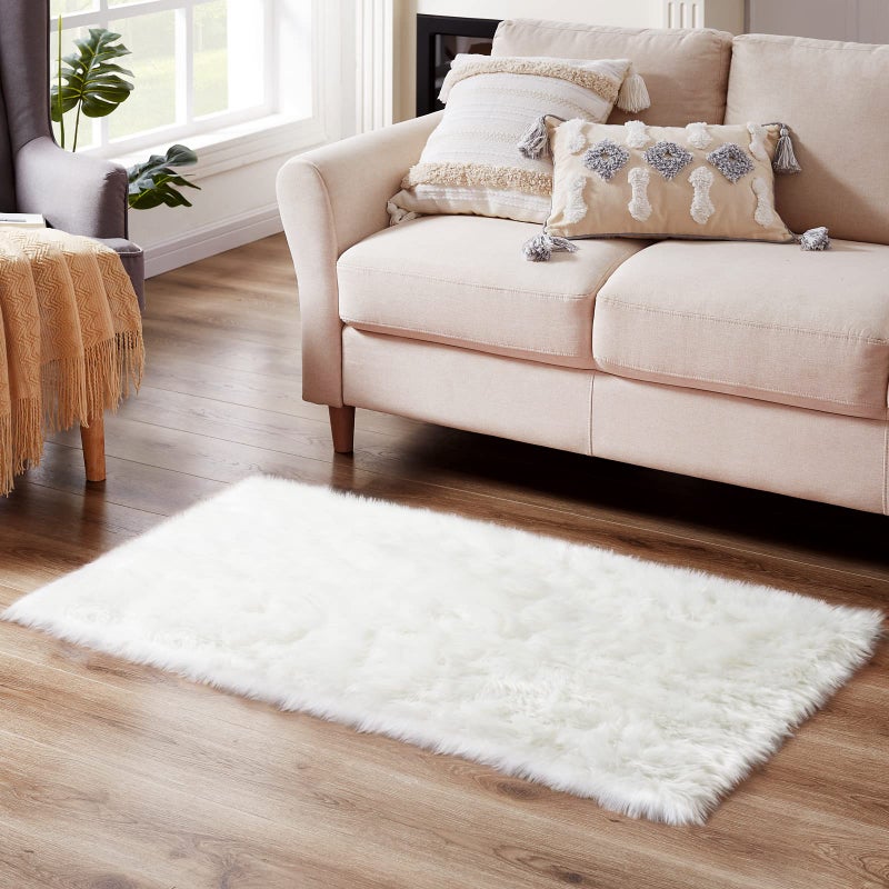Ciicool White Fur Fluffy Rug 2x4 ft Small Faux Fur Rug for Bedroom Washable Faux Sheepskin Rugs for Sofa Couch Seat Cushion Thick Shaggy Furry Rugs Floor Carpets for Bedside Living Room