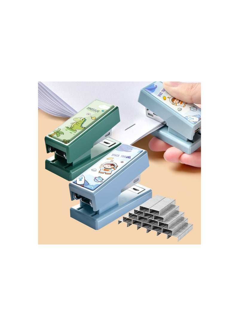 SYOSI مكبس ورق مكتبي صغير سهل الاستخدام، 2 قطعة مكبس صغير محمول لطيف مع 800 دبوس قياسي 24/6 سعة 1-22 ورقة مكبس للأطفال مكابس يدوية صغيرة للمكتب والمدرسة للطلاب (أزرق، أخضر) - Image 1