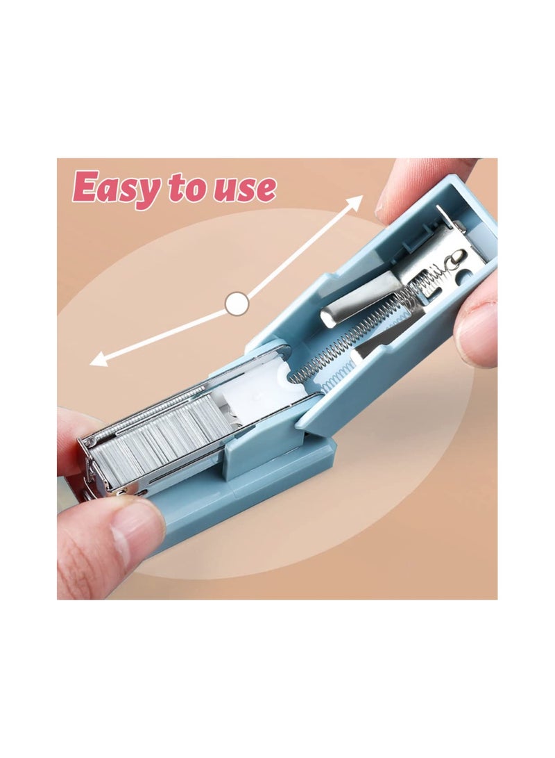 SYOSI مكبس ورق مكتبي صغير سهل الاستخدام، 2 قطعة مكبس صغير محمول لطيف مع 800 دبوس قياسي 24/6 سعة 1-22 ورقة مكبس للأطفال مكابس يدوية صغيرة للمكتب والمدرسة للطلاب (أزرق، أخضر) - Image 4