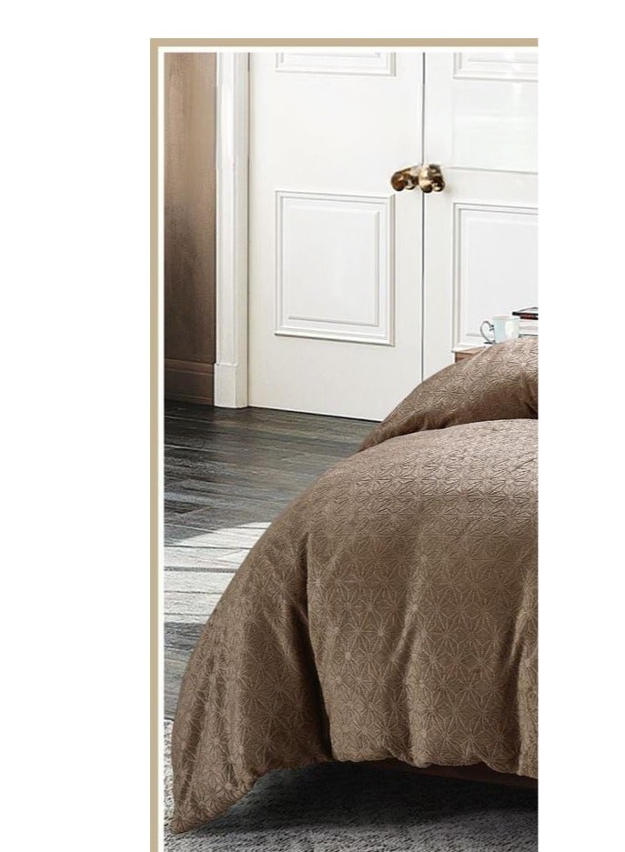 SONA A luxurious velvet double bed sheet that adds beauty and elegance to your room and gives you comfort and warmth, size 240*260 cm  - Image 2