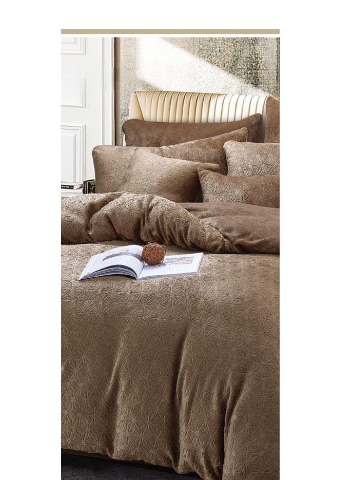 SONA A luxurious velvet double bed sheet that adds beauty and elegance to your room and gives you comfort and warmth, size 240*260 cm  - Image 3