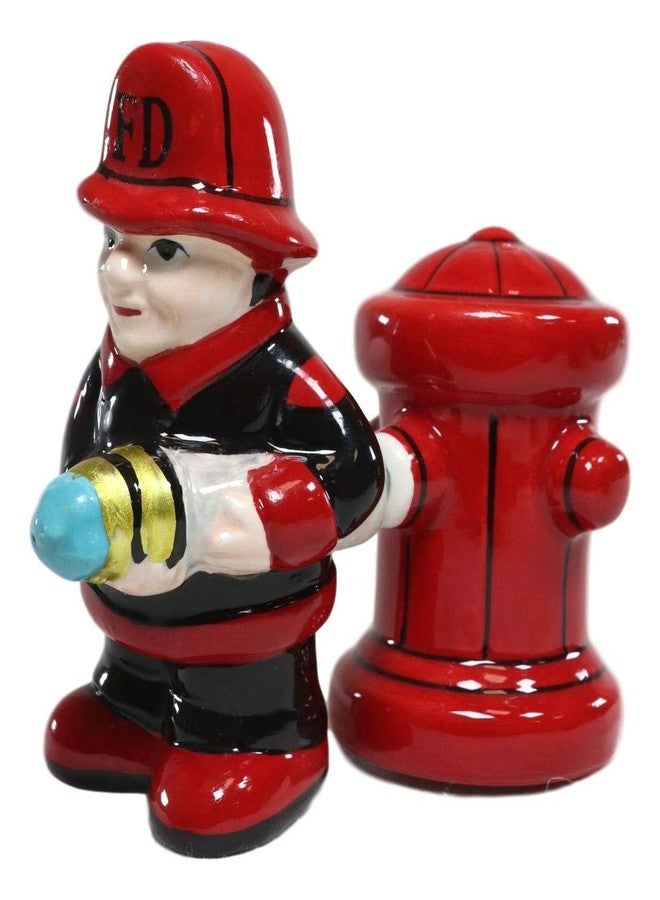 إيبروس جيفت مجموعة إيبروس "في خط الواجب" - رجل إطفاء يحمل خرطومًا بجانب صنبور إطفاء أحمر - طقم هزازات ملح وفلفل سيراميك مغناطيسي - تماثيل لرجال الإطفاء وسيارات الإطفاء والشاحنات - خدمة 911 المدنية - Image 1