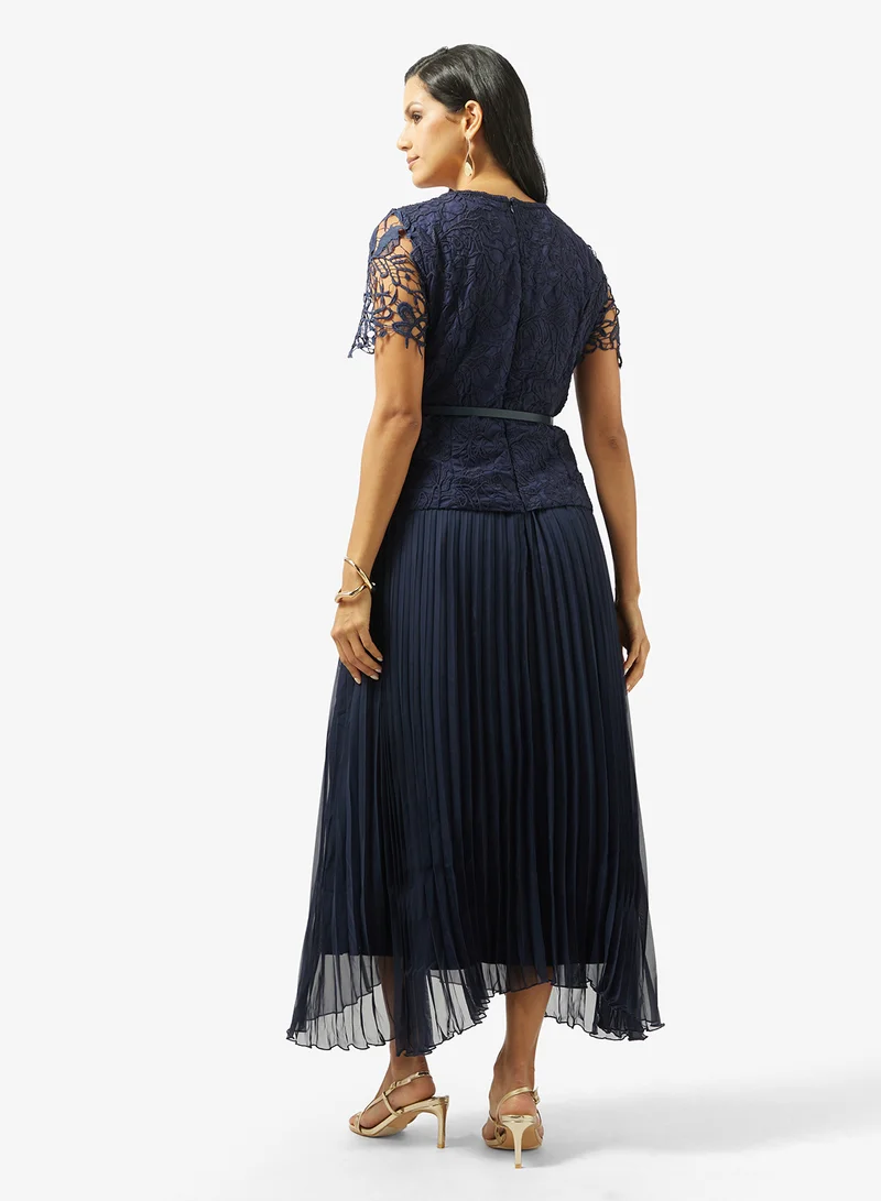 خزانة Mock Vest Lace Dress