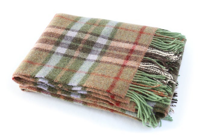 GENUINE IRISH 100 WOOL THROW TOSS BLANKET TRADITIONAL PLAID PRINT SOFT WARM HEIRLOOM QUALITY LAMBSWOOL IMPORTED FROM IRELAND 54 X 72 INCHES GREEN