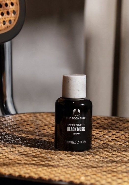 THE BODY SHOP Black Musk Eau de Toilette – Sensual Perfume with Pink Pepper, Ylang-Ylang, Vanilla & Cruelty-Free Musk, Long-Lasting Vegan Fragrance in Recyclable Bottle, 60ml - Image 2