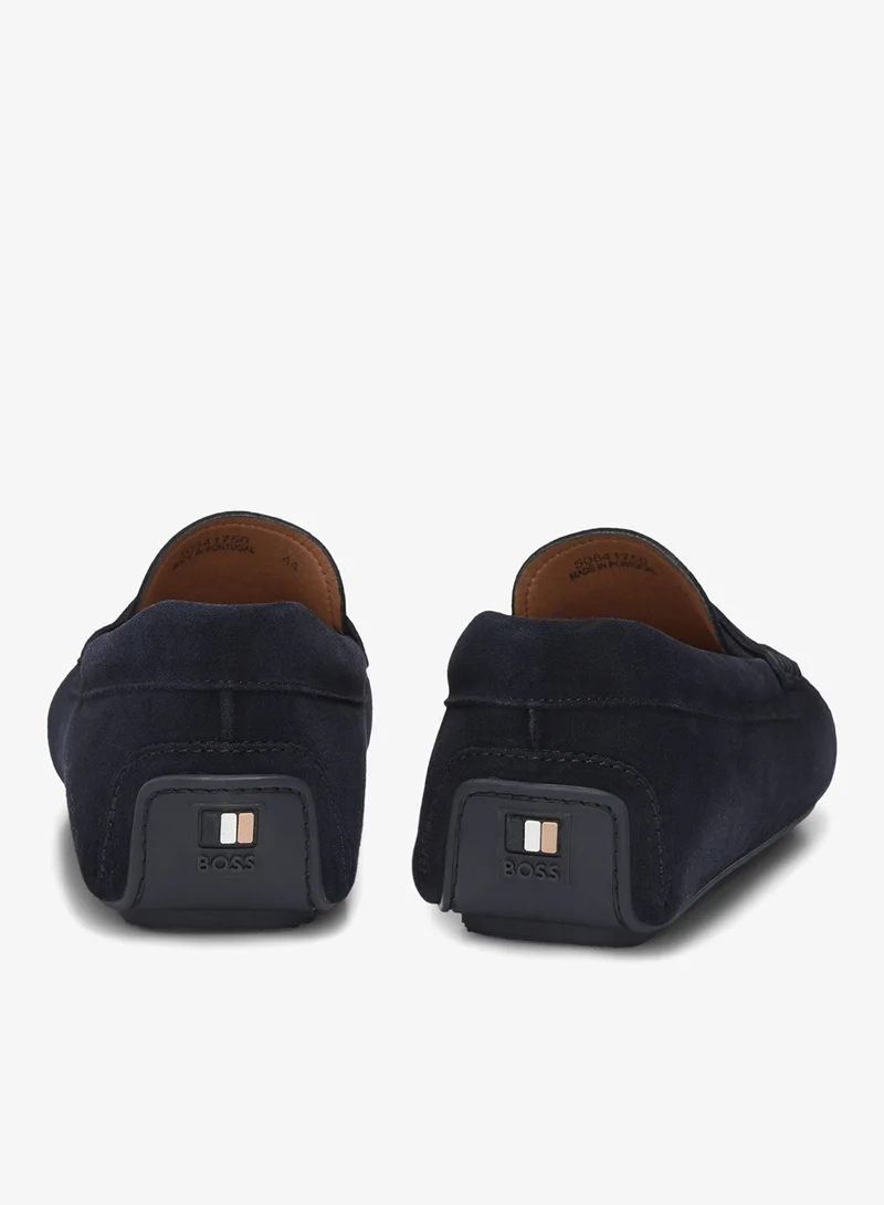 بوس لوفرز مونك جلد سويدي بتفاصيل بيني مصنوعة في البرتغال