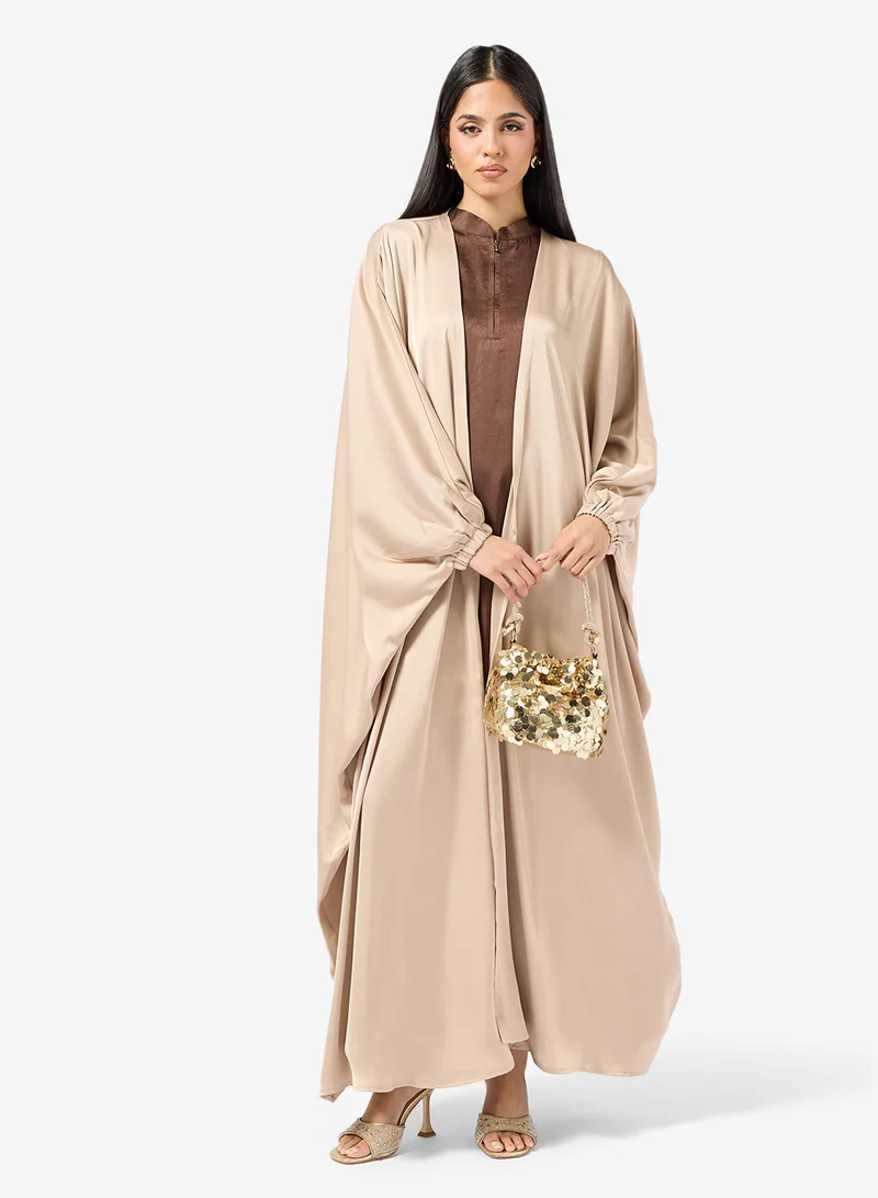 خزانة عباية مع شيلا