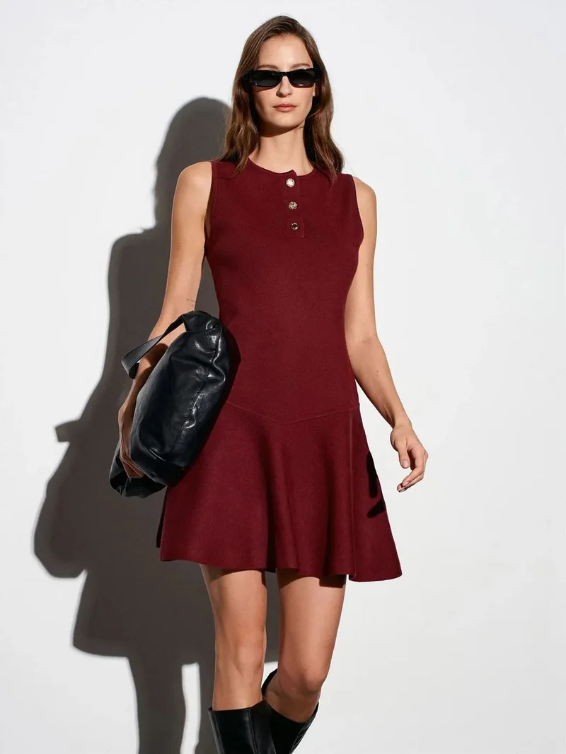ديلفين DILVIN Sleeveless Seamless Knit Skater Mini Dress