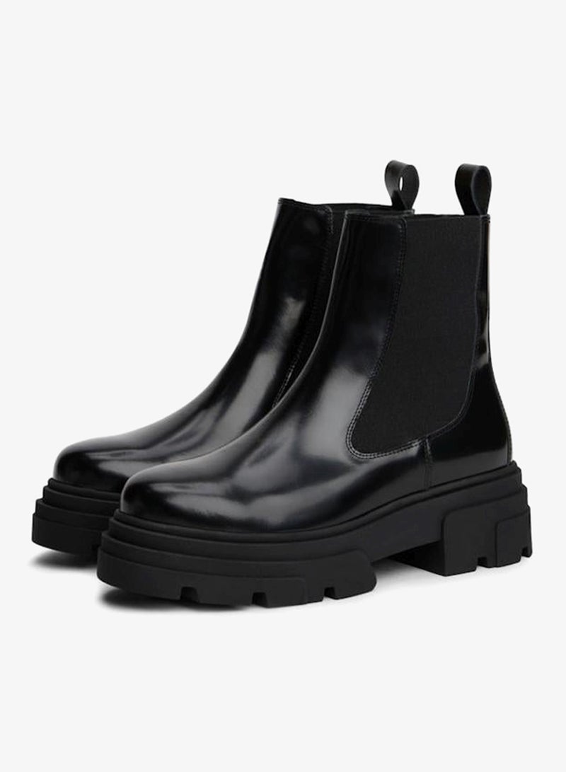 TOMMY HILFIGER Shiny Leather Chelsea Boots - Image 4