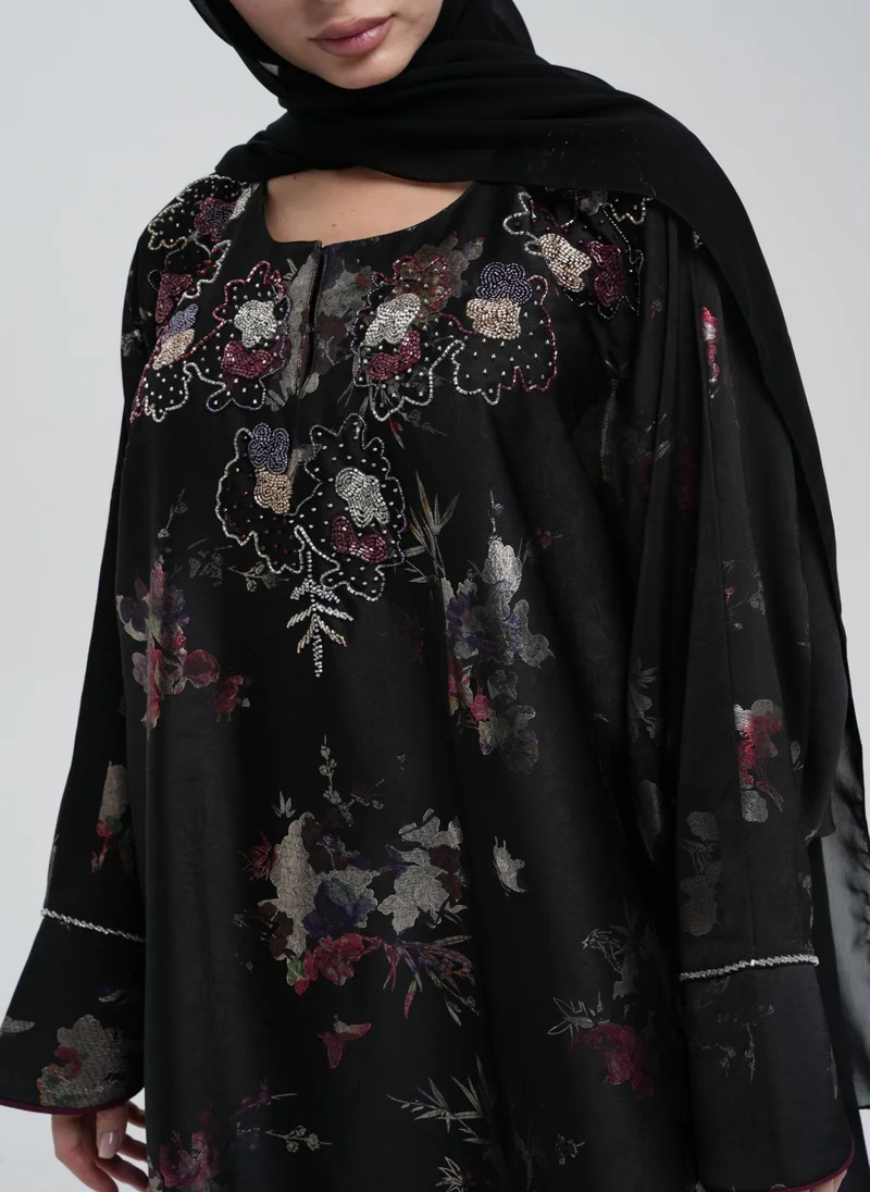Meem by Mariyah Closed embellished Kaftaan