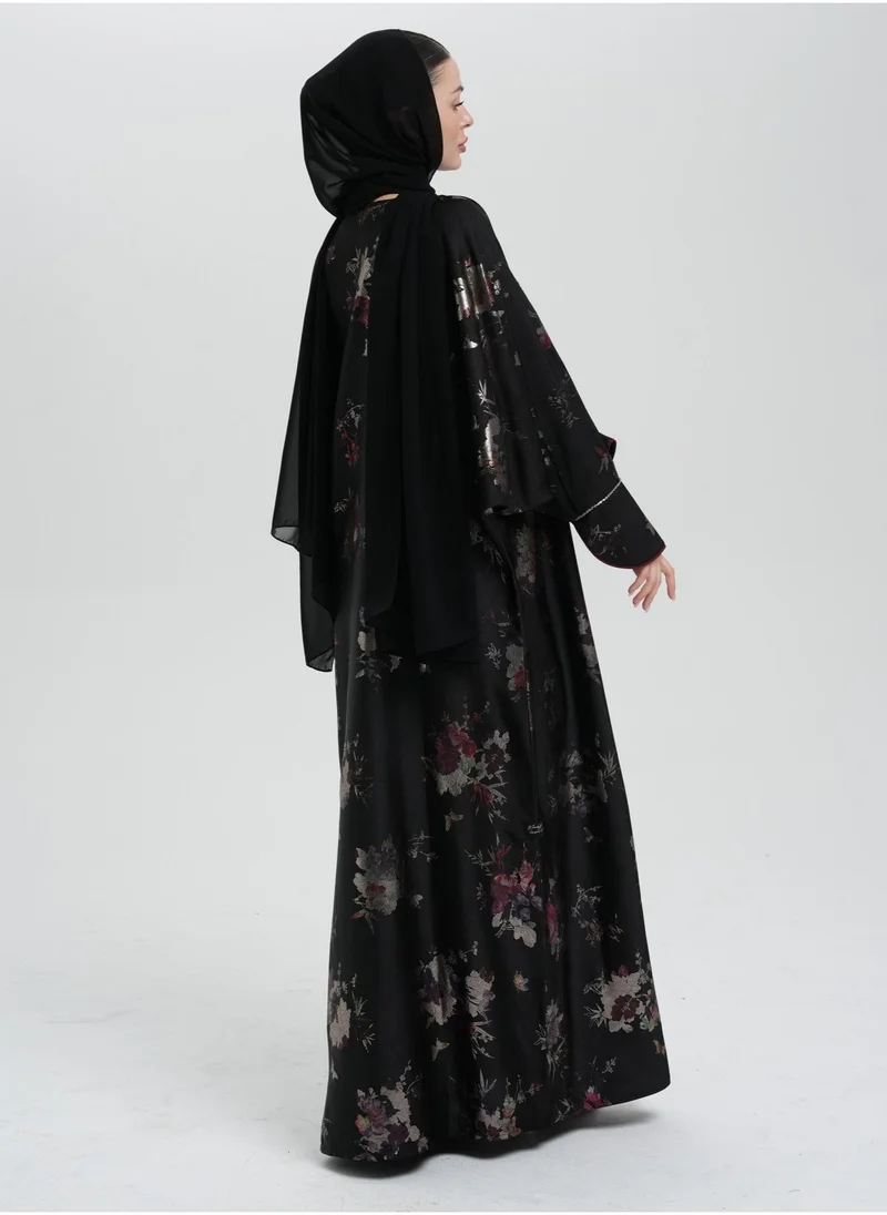 Meem by Mariyah Closed embellished Kaftaan