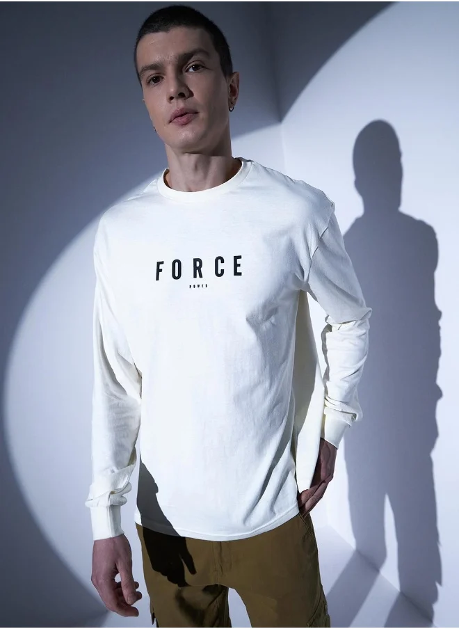 هوبرهولمي Men White T-Shirts - Classic and Versatile Wardrobe Essential