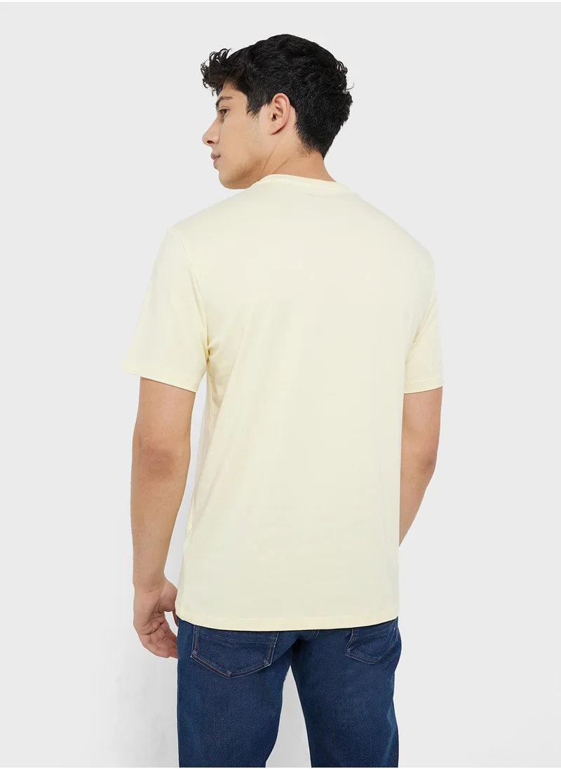 جس Short Sleeve Crew Neck T-Shirt