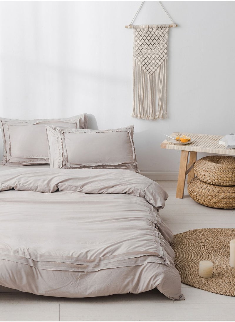 Noire Edit - Broche Bedding Set - Image 1