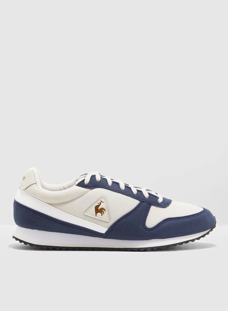 le coq sportif Alpha II