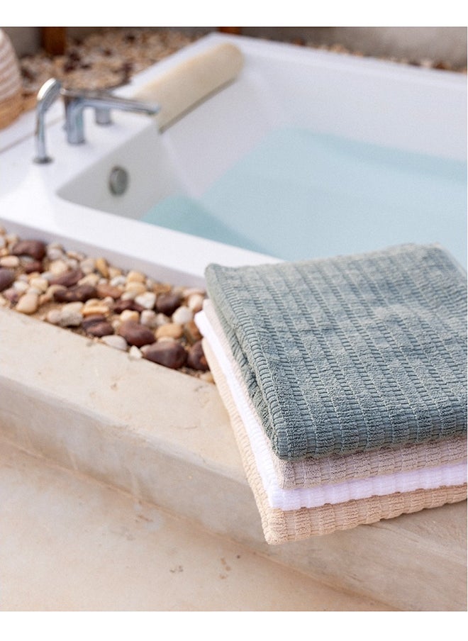 More cottons Soft Ribbed Jacquard Towel 600 GSM  - Image 2