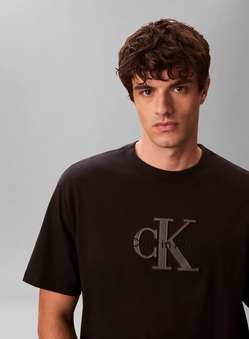 Relaxed Logo Appliqué T-Shirt
