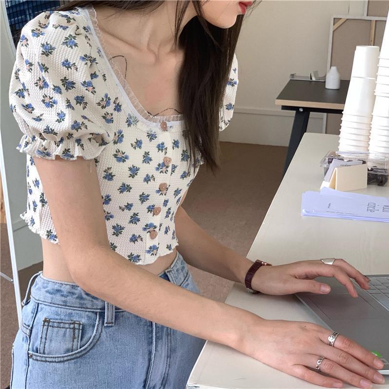 Sweet Girl ~ Korean Retro Style Sweet Foreign Style Age Reducing Retro Small Floral Bubble Sleeve Short T-Shirt - Image 5