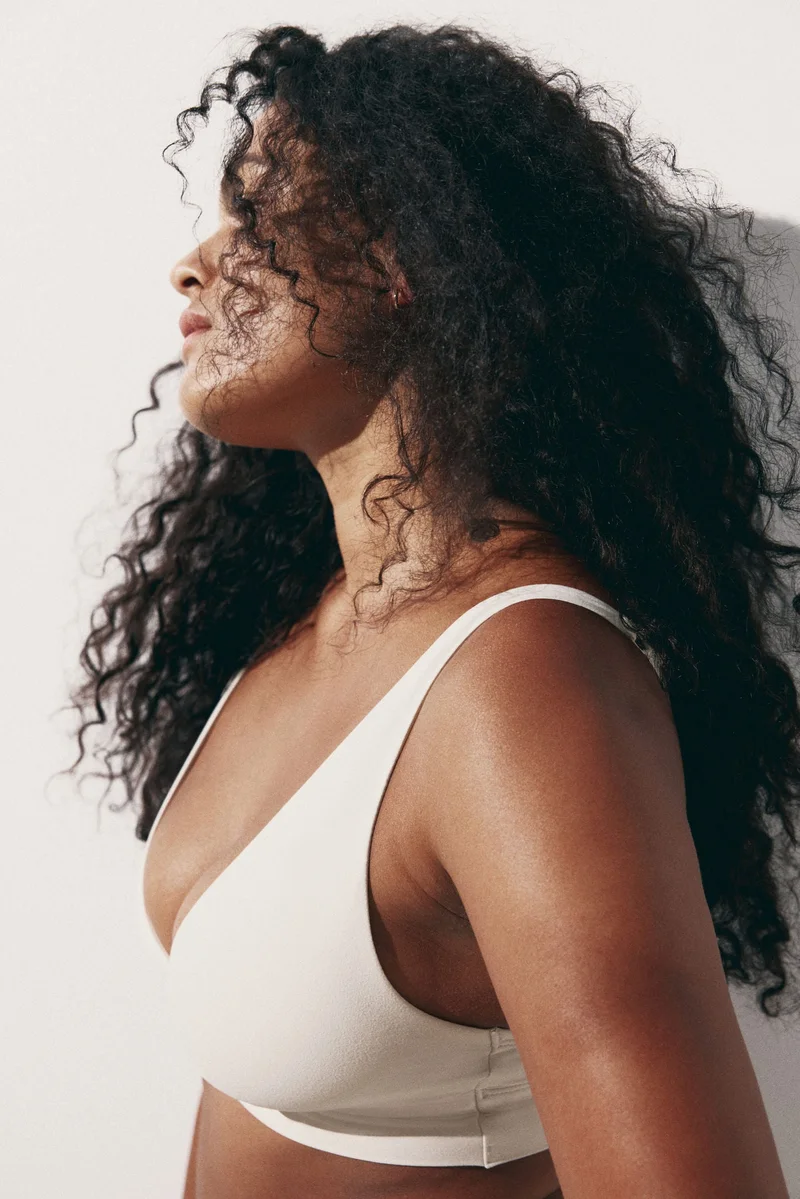 اتش اند ام حمالة صدر ناعمة من المايكروفايبر مزودة بحشوة