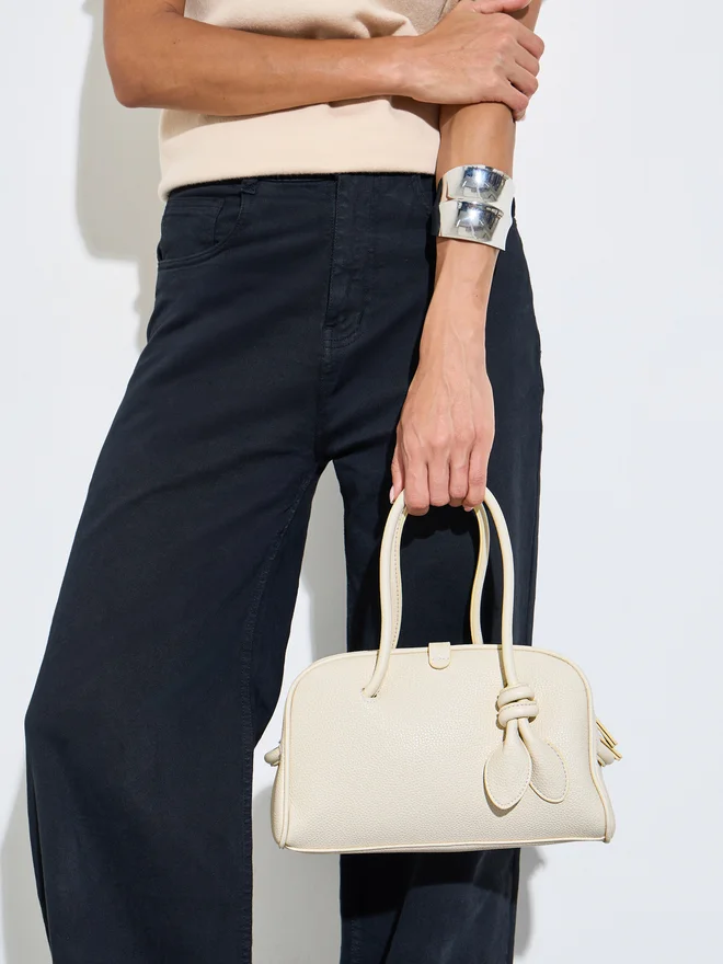 Styli Styli Off White Textured Knot Detail Handbag