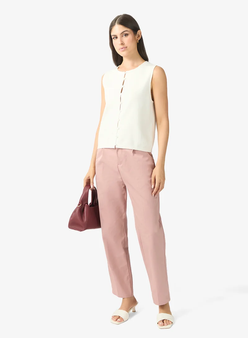 ايلا بنطلون بقصة مستقيمة