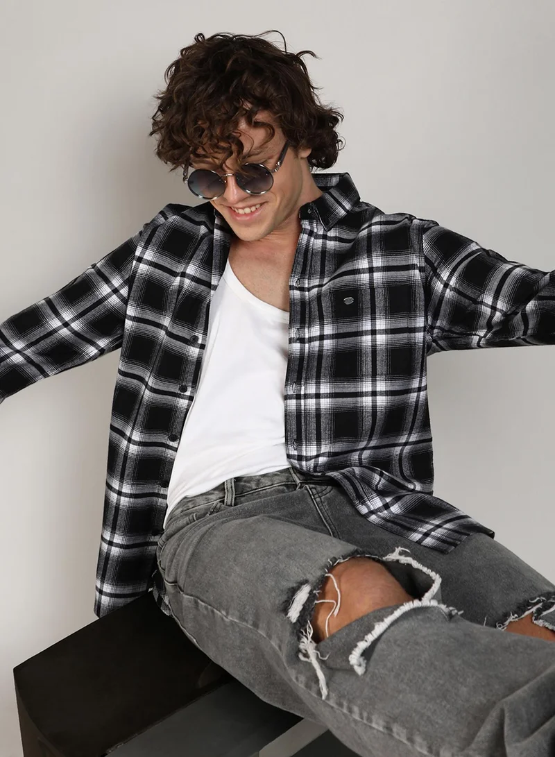 Campus Sutra Men's Midnight Black & Chalk White Brushed Buffalo Check ShirtFor Casual Wear | Spread Collar | Long Sleeve | Button Closure | Shirt Crafted With Comfort Fit For Everyday Wear