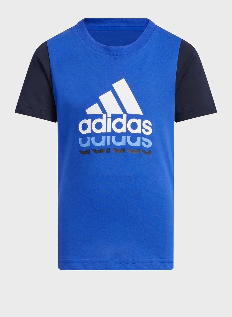 adidas تيشيرت بشعار الماركة للأطفال