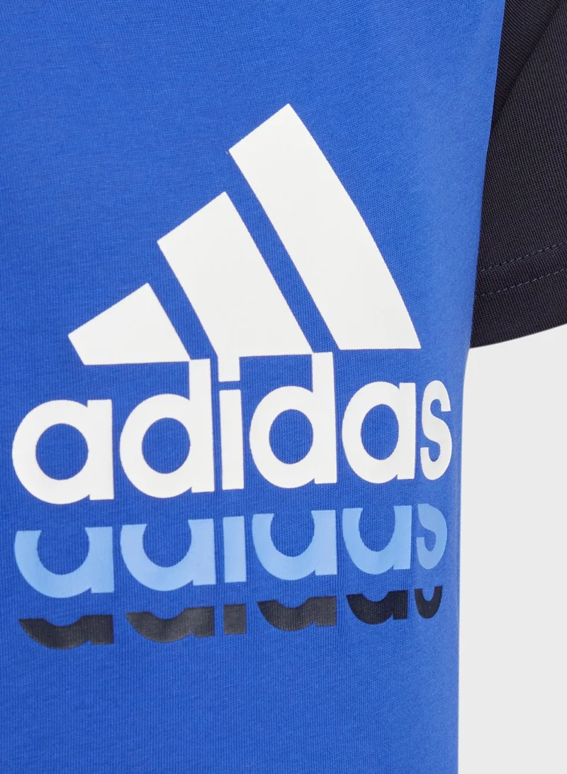 adidas تيشيرت بشعار الماركة للأطفال