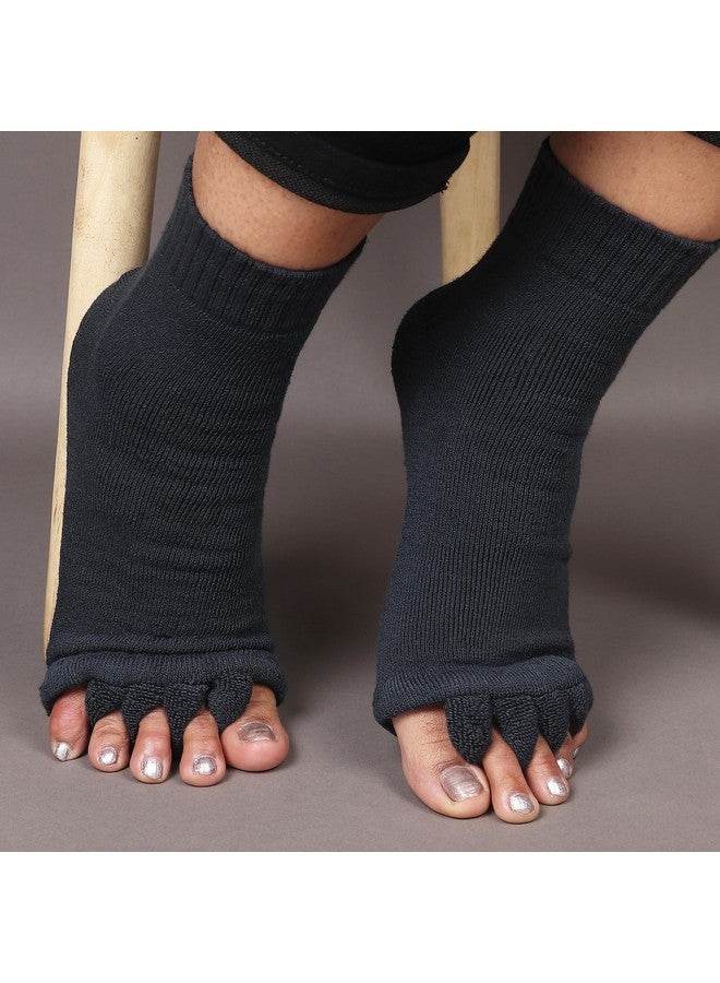 AEGON جوارب أيجون لتصحيح محاذاة القدم من القطن | فاصل أصابع 5 | لتخفيف آلام القدم | مصحح بونيون | هالوكس فالغوس | التهاب اللفافة الأخمصية | 1 زوج (رمادي) - Image 3