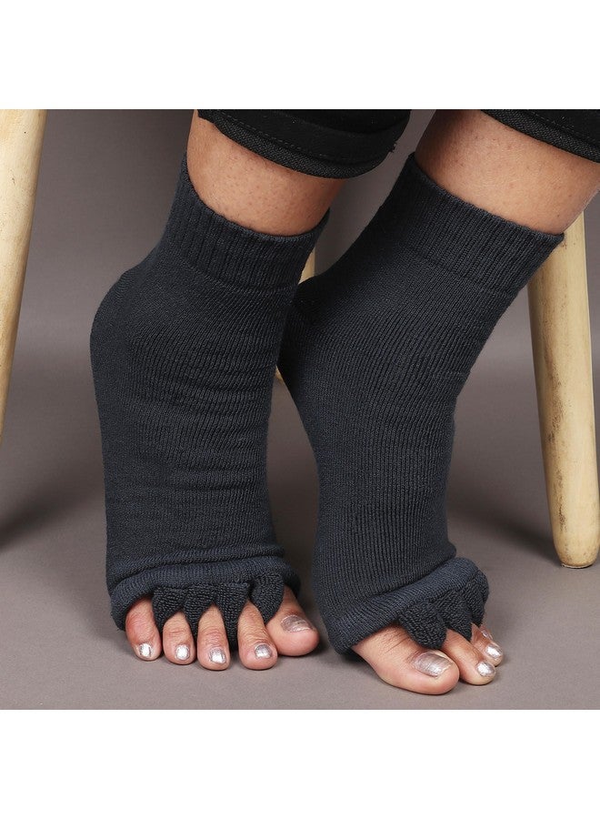 AEGON جوارب أيجون لتصحيح محاذاة القدم من القطن | فاصل أصابع 5 | لتخفيف آلام القدم | مصحح بونيون | هالوكس فالغوس | التهاب اللفافة الأخمصية | 1 زوج (رمادي) - Image 2
