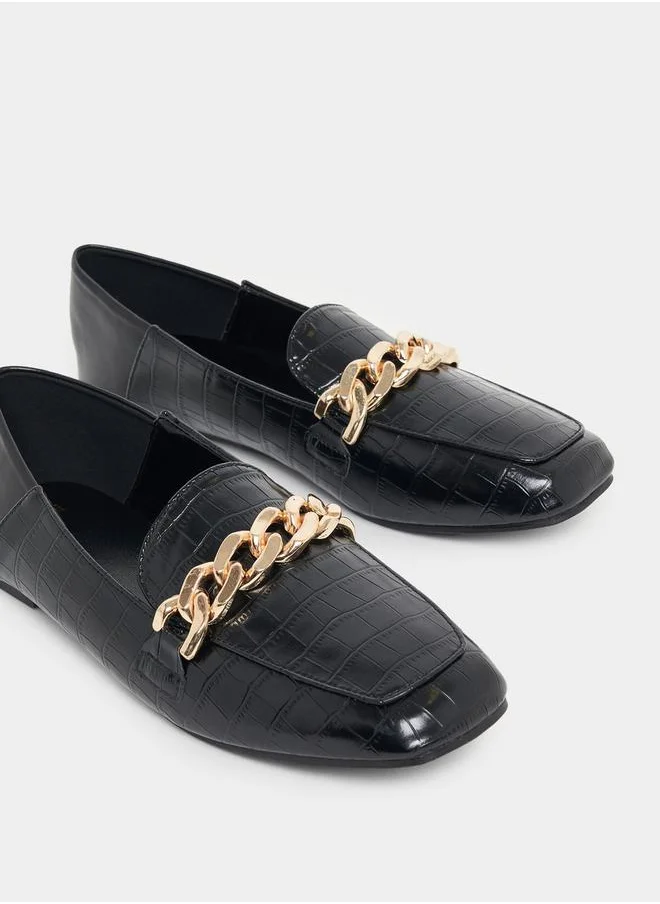 Styli Metallic Chain Accent Textured Loafers