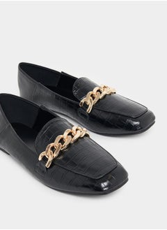 Styli Metallic Chain Accent Textured Loafers  - Image 4