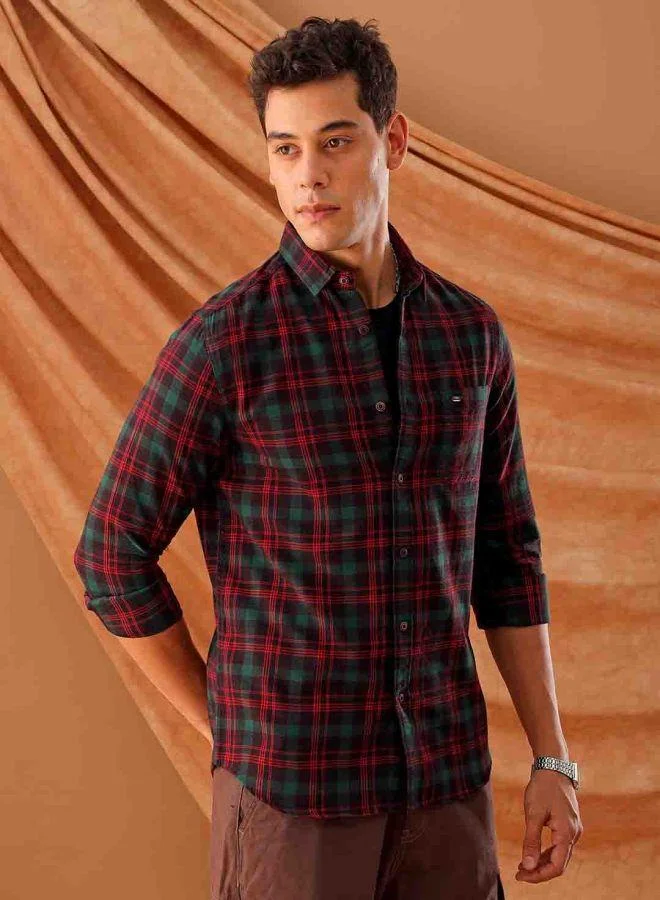 The Indian Garage Co Men Slim Fit Checkered Full Sleeves Cutaway Collar Casual Shirt