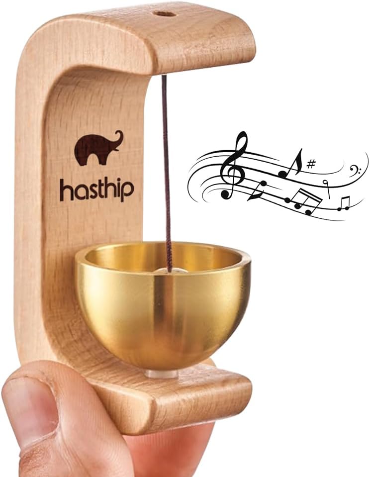 HASTHIP® جرس باب خشبي مع جرس نحاسي - جرس أصحاب المتاجر المغناطيسي وجرس باب وجرس رياح لفتح الأبواب بدون أسلاك للثلاجة والمطعم وجرس رياح الحديقة هدية ترحيب بالمنزل - Image 1
