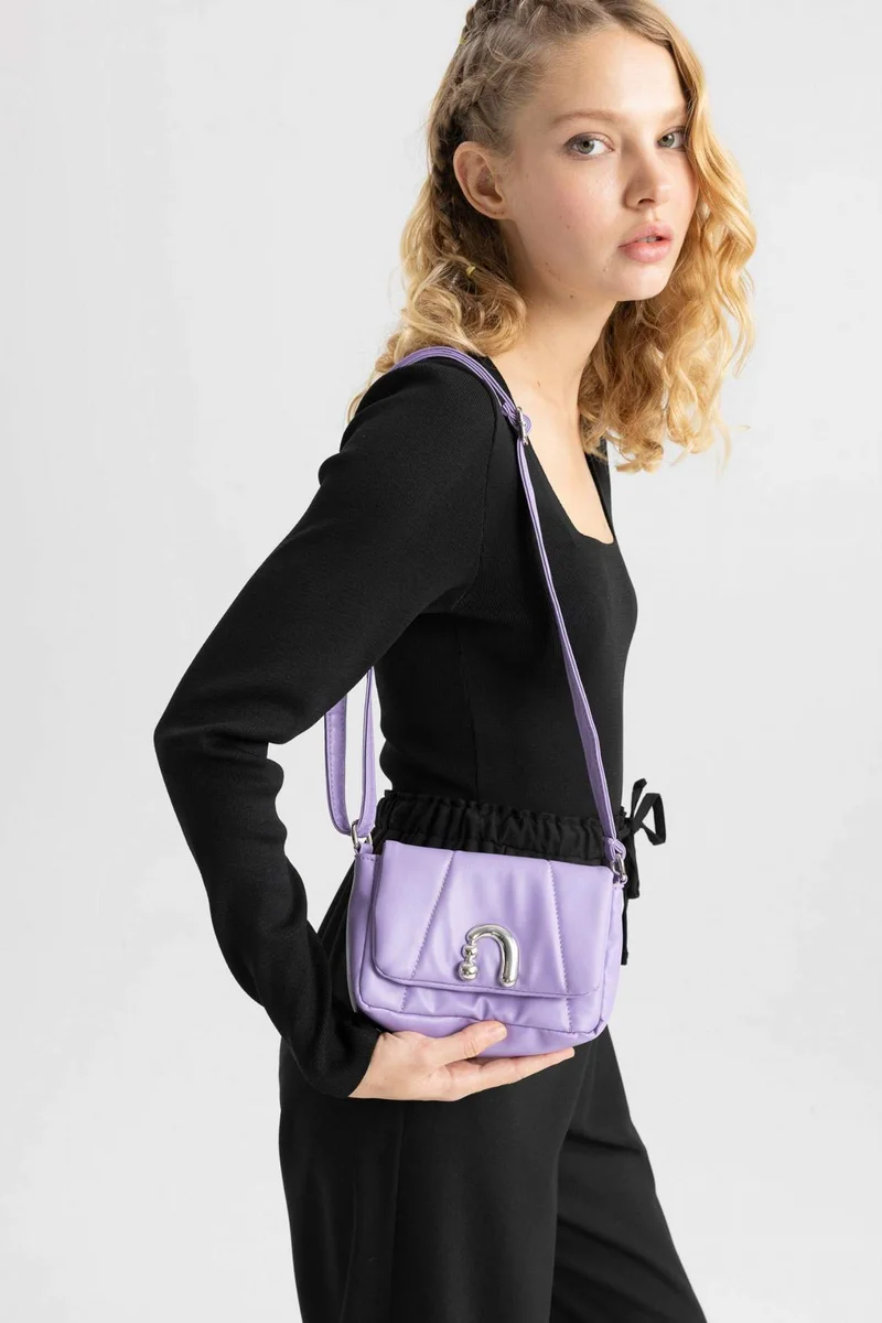 ديفاكتو Woman Buckle Detailed Faux Leather Crossbody Bag