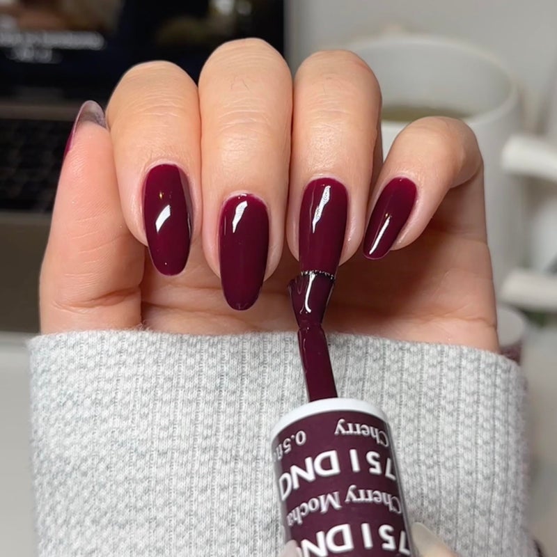 DAISY DND DND Gel Polish Set, Brown Collection, UV/LED Gel Polish and Air Dry Nail Lacquer, Matching Chip-Free Polish Duo, 751 Cherry Mocha, 0.5 Fl Oz - Image 3