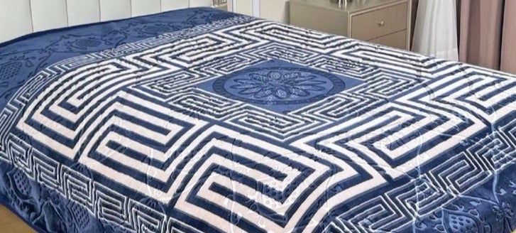 A luxurious double blanket weighing 6 kg – measuring 240 x 220 cm – for deep warmth and elegance to complement your bedroom. - Image 2