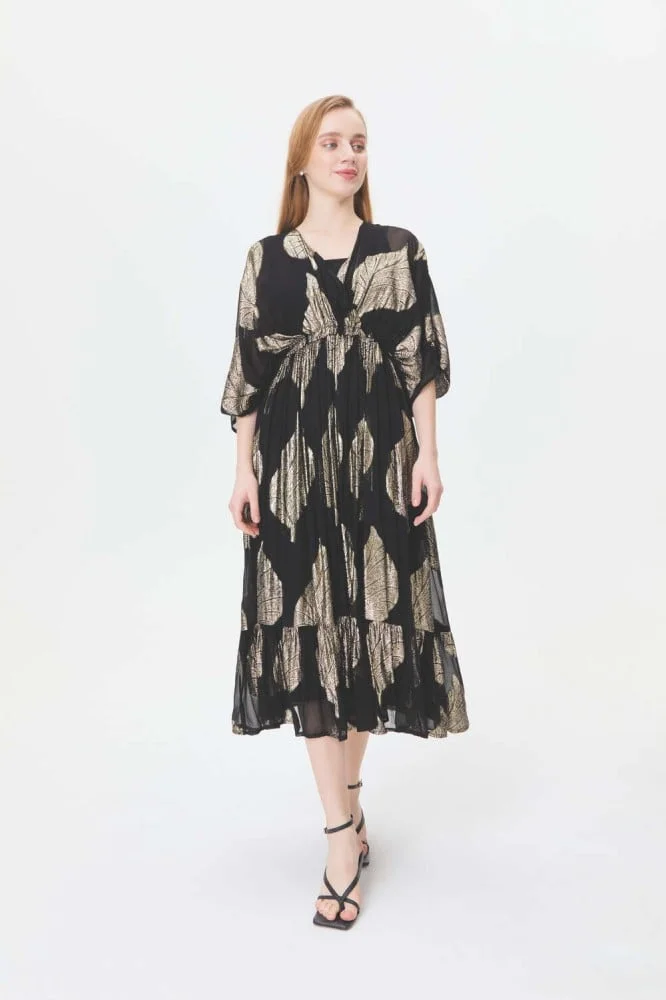 تيندا فستان بطبعات لامعة