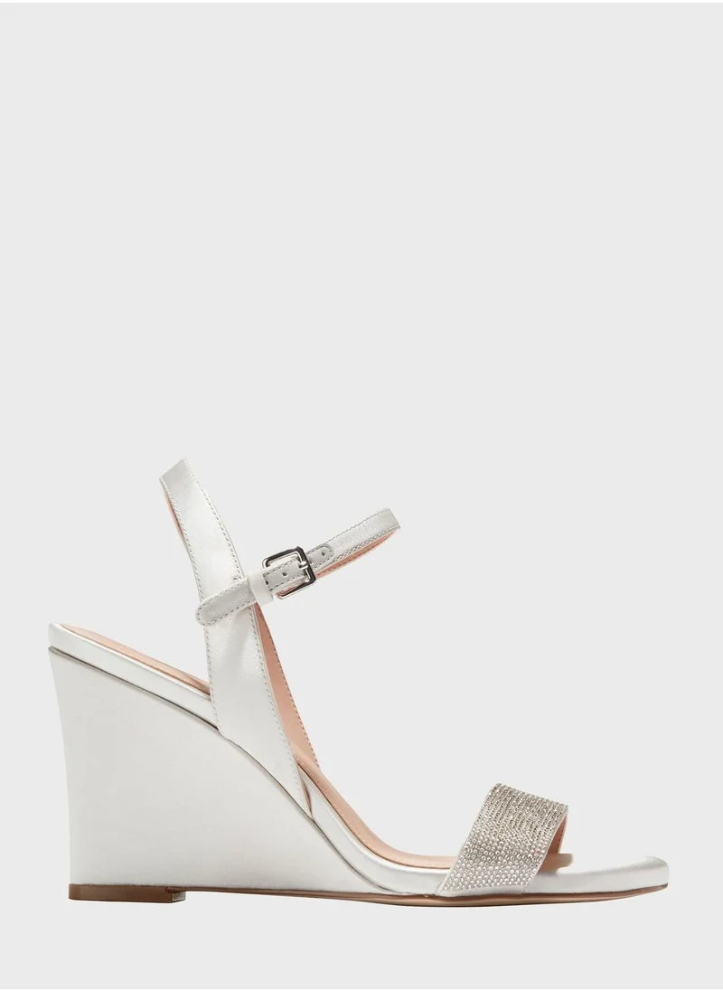 كول هان Josie Ankle Strap High Heel Wedge Sandals