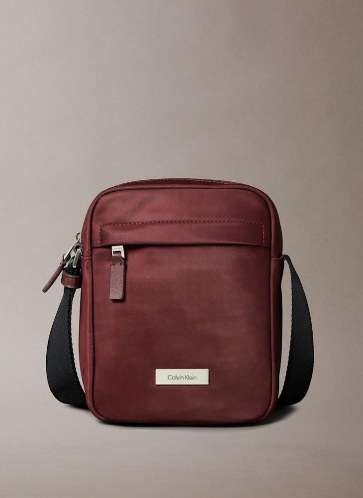 كالفن كلاين جينز أنيق مراسل - Image 1