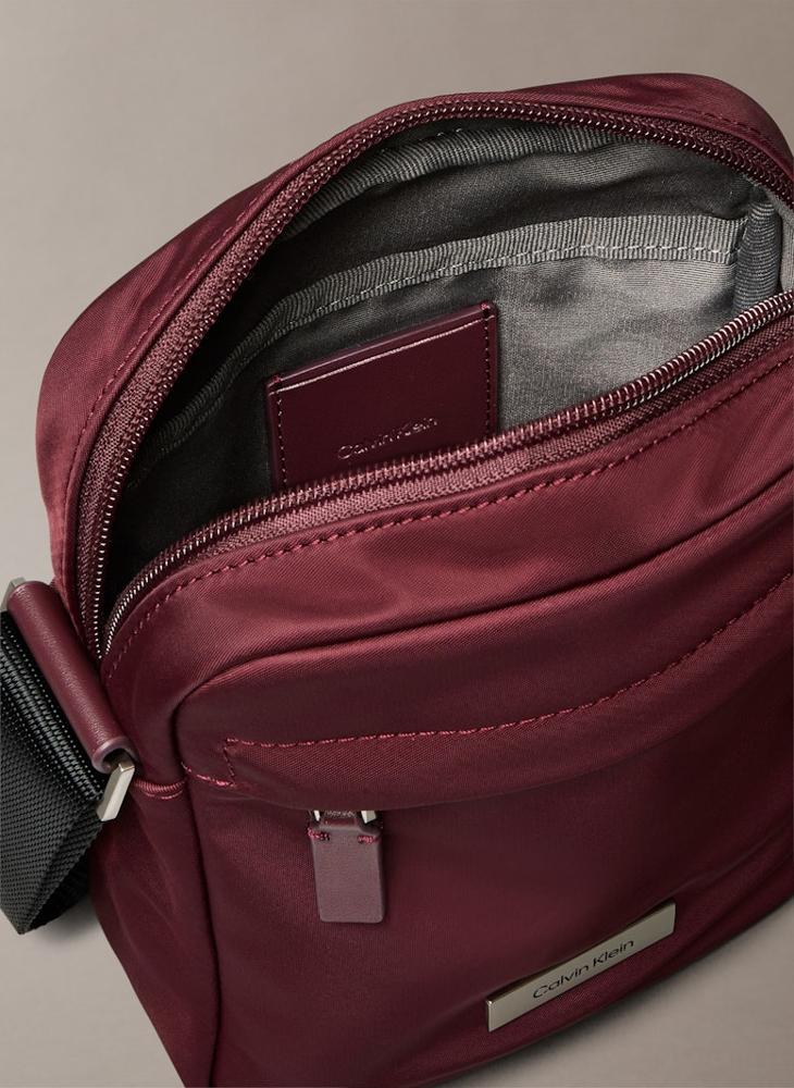 كالفن كلاين جينز أنيق مراسل - Image 4