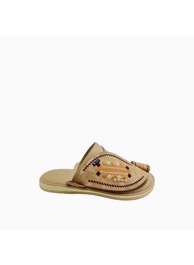 الواحة Men's Textured Slip-On Arabic Sandals with Toe Loop Detail