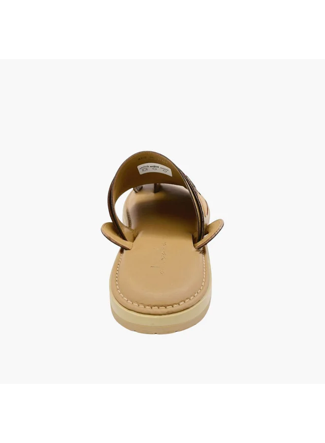 الواحة Men's Textured Slip-On Arabic Sandals with Toe Loop Detail
