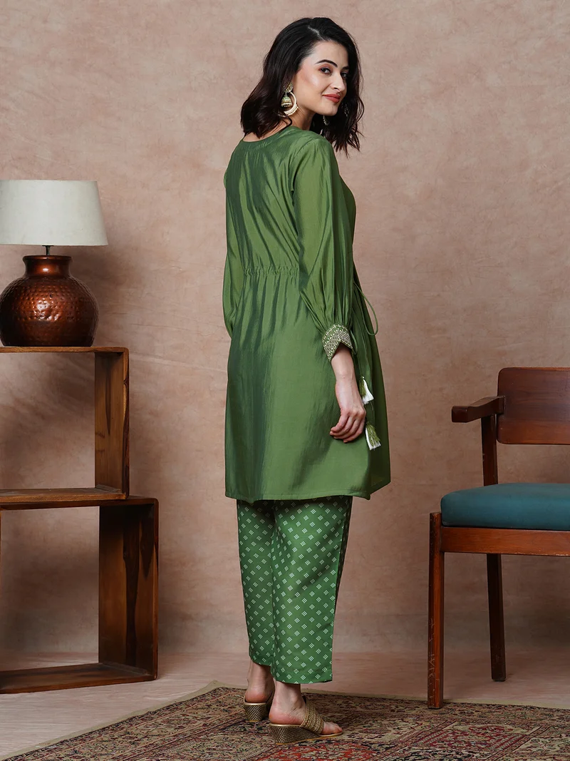 globus Women Green Cuffed Sleeves Tunic With Trousers
