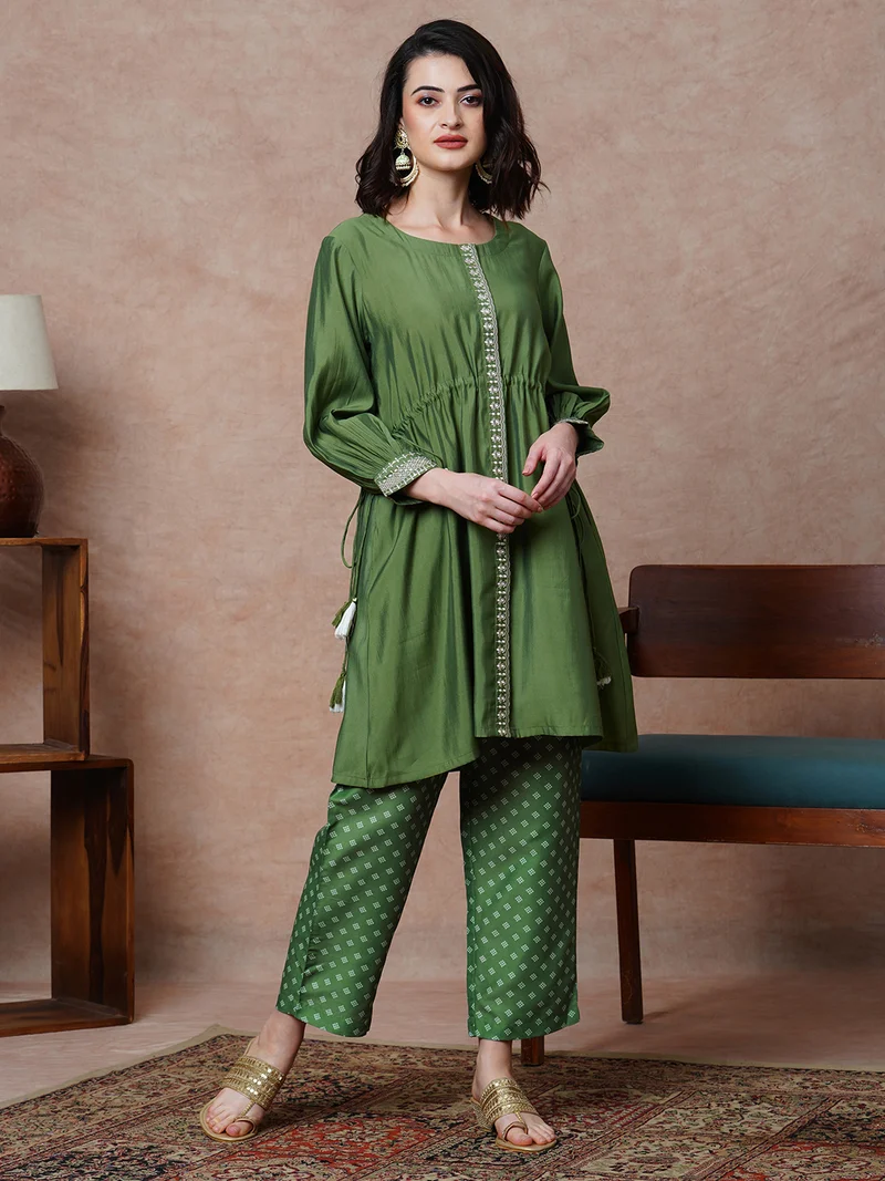 globus Women Green Cuffed Sleeves Tunic With Trousers